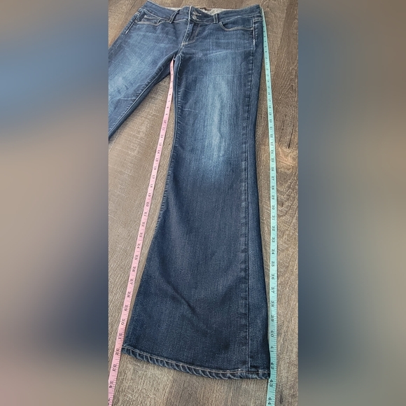 PAIGE Hidden Hills Low Rise Flare Leg Jeans Womens 30 Med-Dark Wash Light Distre - Picture 11 of 14